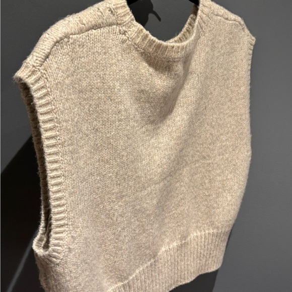 Sincerely Jules Vest - Picture 4 of 4